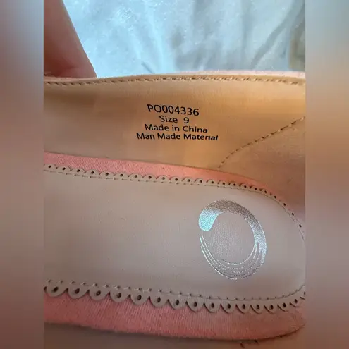 Journee Collection Journee Orana Kitten Heel Pump with Bows in Coral Sz 9