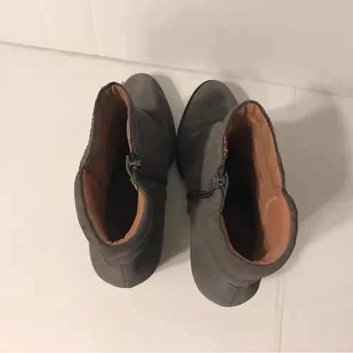 Vionic Jessie grey suede zip up block heel ankle boots pointy toe size 10