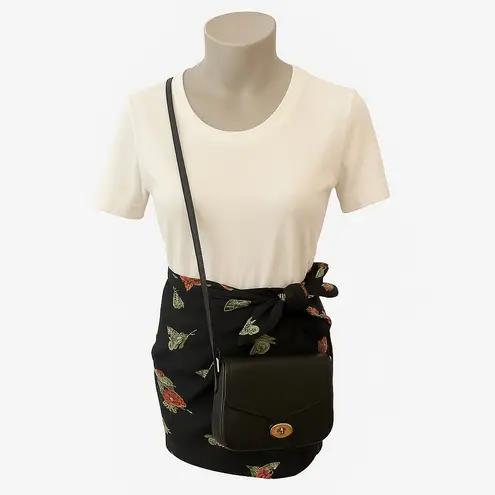 Akris Punto Ivory Keyhole Cutout Tee T-Shirt Top Size 6 MINIMALIST LUXURY CASUAL