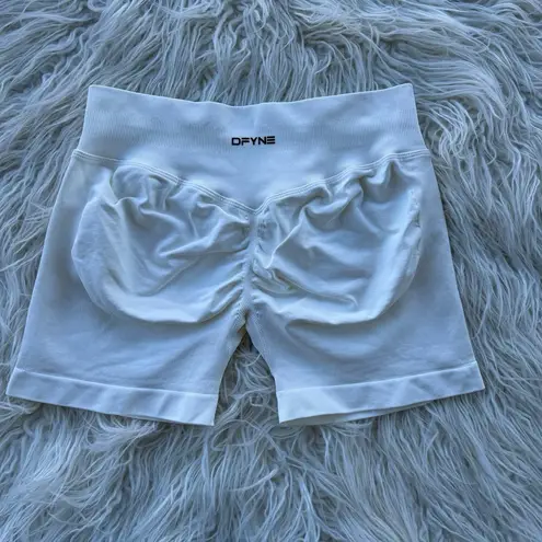 DFYNE Impact Shorts 4.5” Snow White Size Large