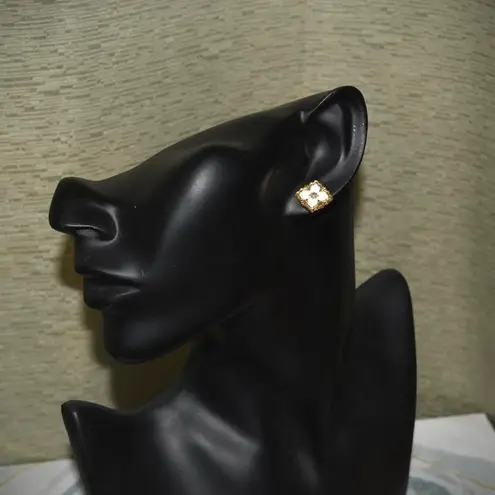 Medieval Renaissance White and Gold Earrings