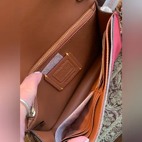 Coach Authentic  1941 colorblock pebbled leather snap magnetic closure crossbody