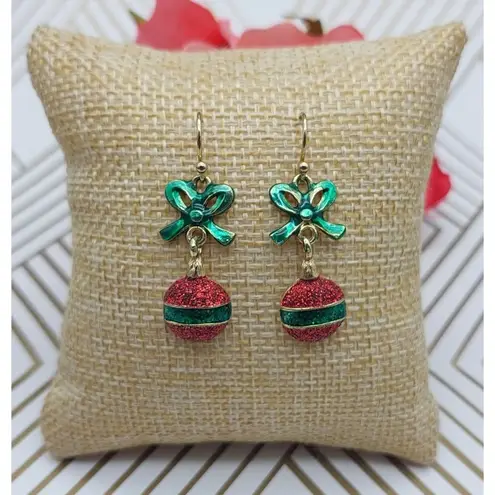 None Cute Lot of 3 CHRISTMAS Earrings Dangle Ornament Holly Studs and Wreaths & Bows