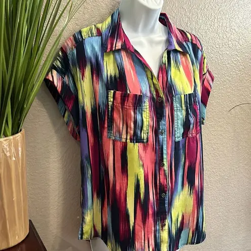 Westbound #334 , short sleeve button-down, casual top size small