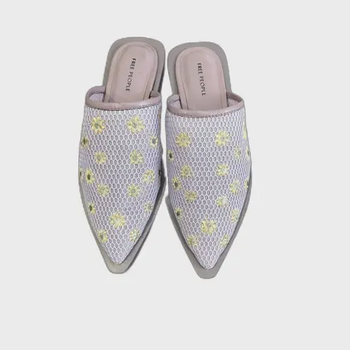 Free People  Shoes Womens Sz 6 Becky Daisy Mules Embroidered Flowers Flat Mules