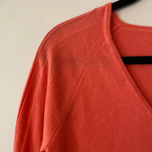 Kinross Cashmere Hot Pink V