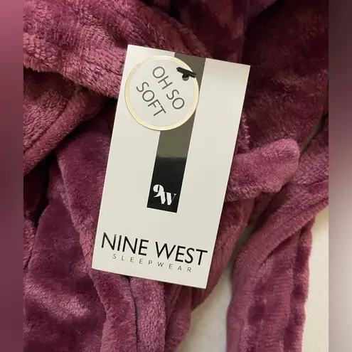 Nine West NWT  Plush Robe Hawthorne Rose Color Size M