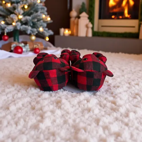 Snugimals Ladies Slippers Buffalo Plaid Red Black Bear M 7/8 Cozy Comfort