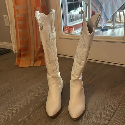 Billini White Cowboy Boots Size 5