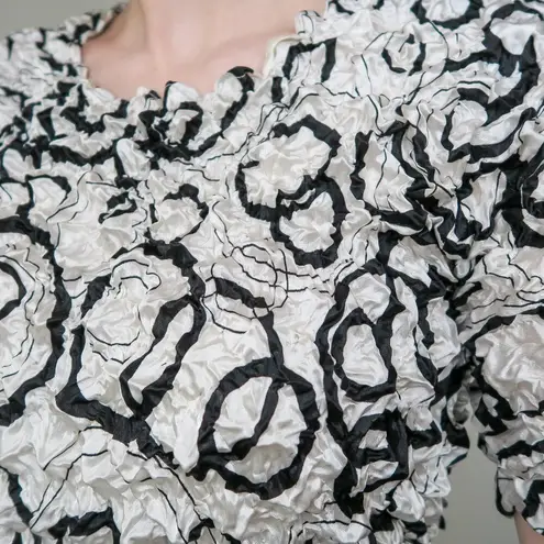 Vintage 90s Black & White Abstract Bubble Popcorn Shirt Size M