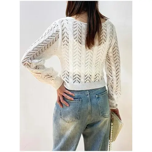 ASTR  the Label Solid Twist Knot Cable Knit Sweater in White Size X-Small