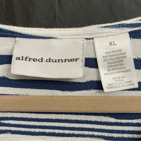 Catherines Navy and White Striped XL Top Nautical Yacht Resort Vacation Cruise Blue