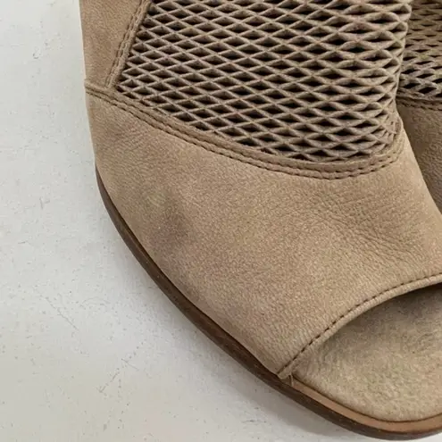 Paul Green Cayenne Heels Sandals Open Toe beige tan leather cutouts US Size 6.5