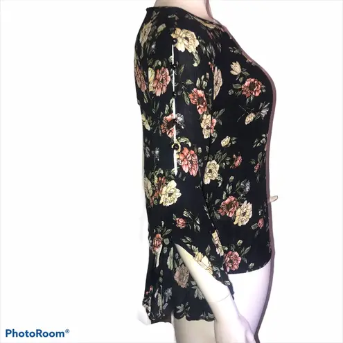 Gypsies & Moondust floral split sleeve blouse