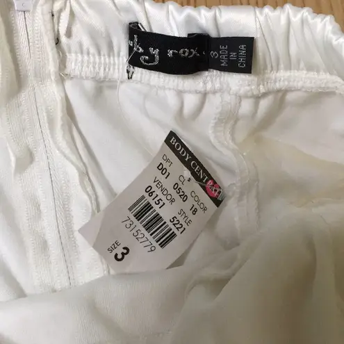 Ruby Rox New Juniors/Women’s Halter Dress Bow Stretchy Soft White Ivory Size 3