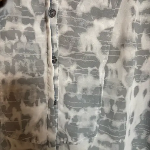 Rose + Olive Rose & Olive Women’s Shirt Top Blouse 3/4 Sleeve Gray White Pattern Buttons XL