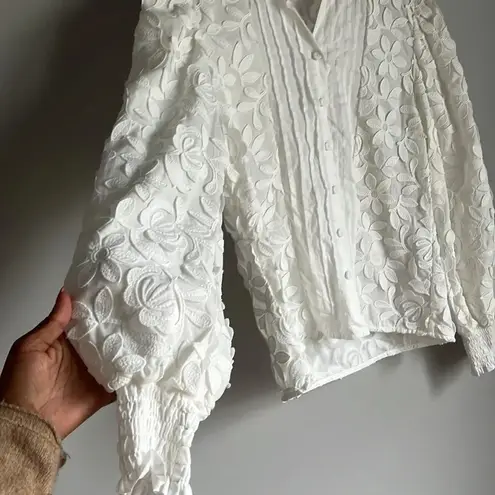 Waimari Magnolia Floral Button