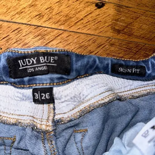 Judy Blue  distressed destroyed skinny fit 3/26 boutique jeans