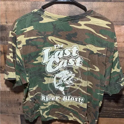 Camo 'The Last Cast' Graphic Crop Top Green Size M