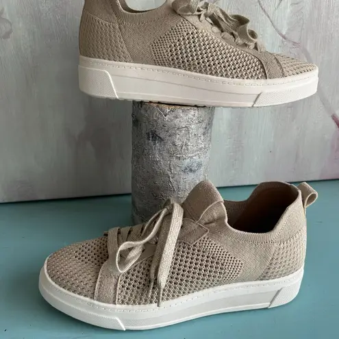 White Mountain NWT Uncut Slip On Sneakers Taupe Fabric Mid Top Size 7.5 Comfort