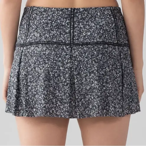 Lululemon  Lost In Pace Skirt (Regular) (13") Daisy Dust Alpine White Black