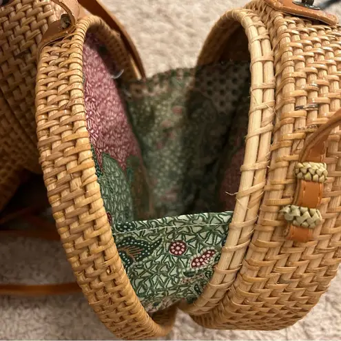 round rattan bag