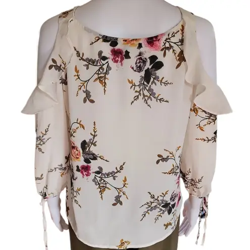 Staccato Stitch Fix White Floral Crepe Ruffle Cold Shoulder Blouse Size Small