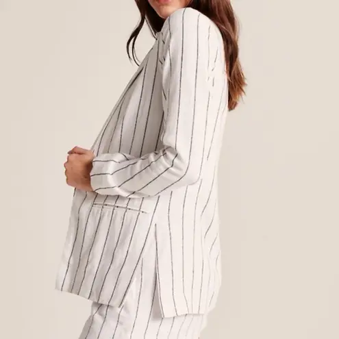 Abercrombie & Fitch NEW  White Navy Pin Stripe Linen Blend Blazer‎ Size Medium - Image 2