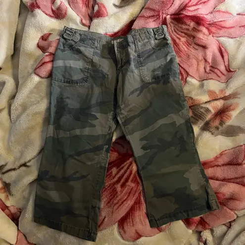 Bermuda Gazooks 3 army print  shorts