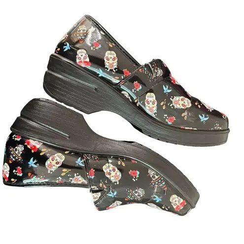 Easy Street Day Of The Dead Women Size 7.5 W Laurie Clogs Nursing Slip Resistant
