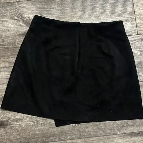 DO+BE  Black Skort Size Large