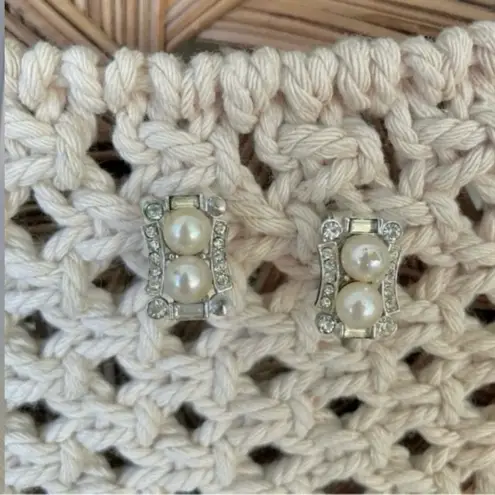 Vendome Pearl Rhinestone Earrings Vintage Elegant Classic Style Minimal Pearlcore Silver