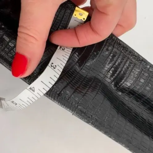 Sondra Roberts Vintage Sondra Robert’s Black Envelope Style Faux Croc Clutch crossbody Purse - Image 5