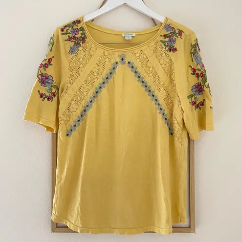Sundance Floral Embroidered Crochet Lace Short Sleeve Top in Size Medium Yellow