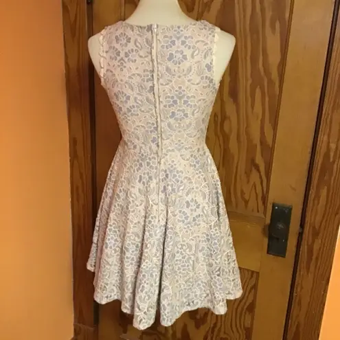 Jodi Kristopher Feminine lace pin up style dress