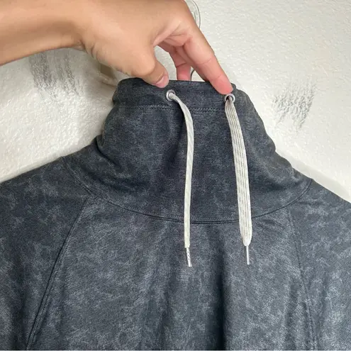 Vuori Halo Crop Funnel Neck grey large