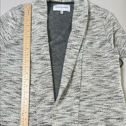 Cupcakes & Cashmere Daisy Bell Sleeve Cardigan/Jacket New With Tags Size Small Gray Size M