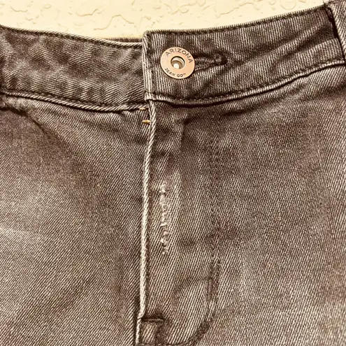 NEW Juniors Size 7 Arizona Jeans Shortie Black Shorts Frayed Denim 2.5" Inseam