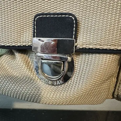The Sak Messenger Bag Beige Khaki Purse Multiple Pockets Great Condition
