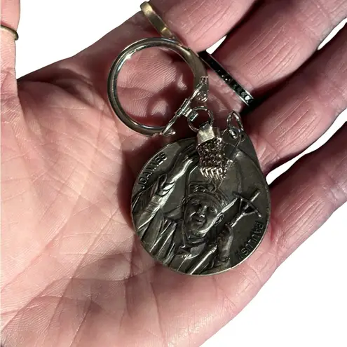 Pope John Paul II Jubilee 2000 Medal Silver Tone Vatican Souvenir Key Chain
