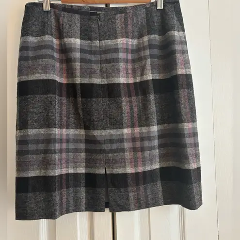 Tahari black & pink plaid pencil skirt size 10P-like new condition