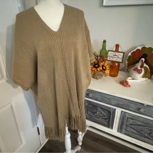Charlie Paige Tan Sweater Poncho – One Size