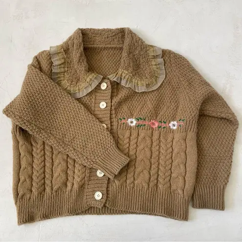 Vintage Sweater Grandma’s Peter Pan Collar Floral Embroidered Tan Size M