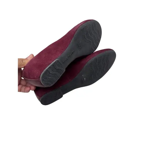 Hush Puppies Size 7.5 Burgundy Suede Slip-On Shoes Embroidered Detail