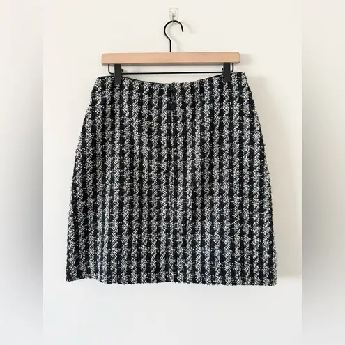 Ann Taylor  Pencil Skirt in Black and White Patterned Tweed Size 8