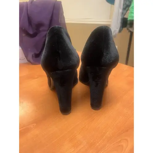 Giorgio Armani WOMEN'S BLACK HEEL PUMPS SZ 37/ US 6.5 , Vintage