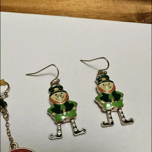 Lot Of 2 Pierced Earrings Dangle Drop St Patrick’s Irish Leprechaun / Rainbow