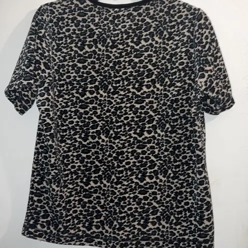 Trendy Crewneck Animal Print Short Sleeve Top Size M