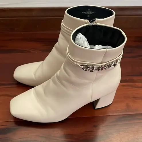 Unisa UNVERA2 cream chain bootie size 9
