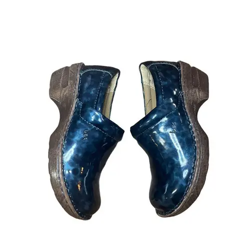 BOC Born concept woman's blue patent leather clogs size 8M